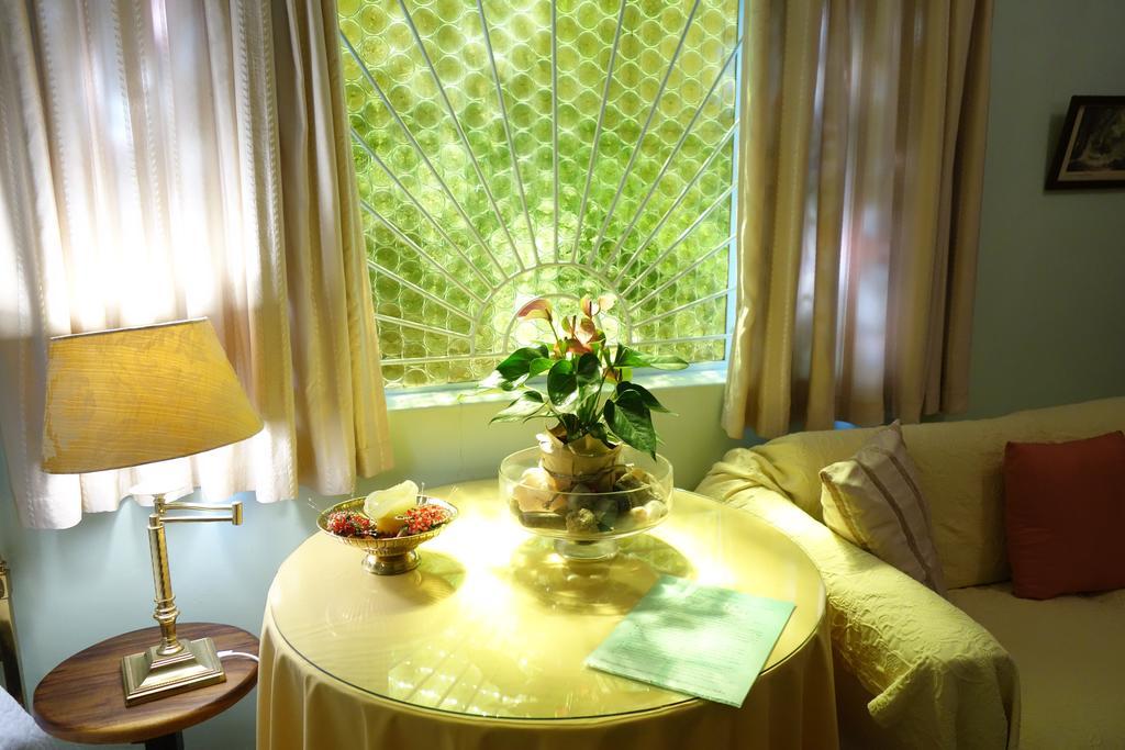 A La Fugue Hotel Ъпингтън Екстериор снимка